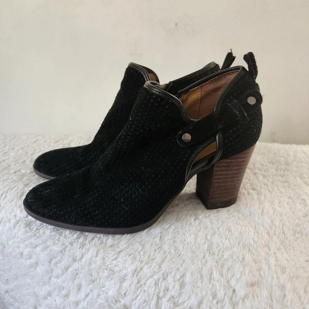 Franco Sarto Dale 2 Black Perforated Suede Cutout Ankle Booties Womens‎ 9M